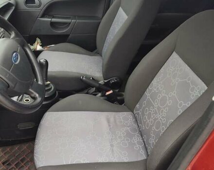 Красный Форд Фиеста, объемом двигателя 1.4 л и пробегом 170 тыс. км за 4100 $, фото 12 на Automoto.ua