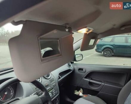 Красный Форд Фиеста, объемом двигателя 1.4 л и пробегом 170 тыс. км за 4100 $, фото 14 на Automoto.ua