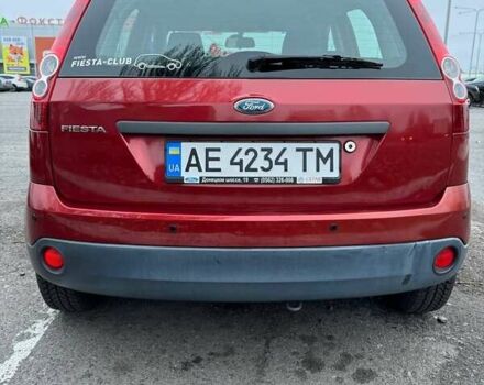 Червоний Форд Фієста, об'ємом двигуна 1.39 л та пробігом 113 тис. км за 5300 $, фото 2 на Automoto.ua