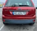 Червоний Форд Фієста, об'ємом двигуна 1.39 л та пробігом 113 тис. км за 5300 $, фото 2 на Automoto.ua
