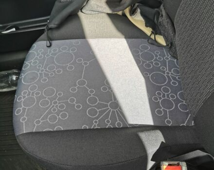 Красный Форд Фиеста, объемом двигателя 1.4 л и пробегом 84 тыс. км за 6000 $, фото 11 на Automoto.ua