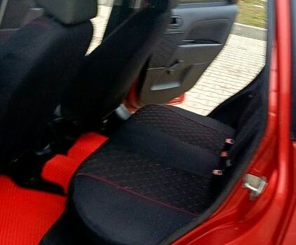 Красный Форд Фиеста, объемом двигателя 1.4 л и пробегом 294 тыс. км за 4400 $, фото 2 на Automoto.ua