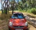 Красный Форд Фиеста, объемом двигателя 1.39 л и пробегом 136 тыс. км за 4400 $, фото 1 на Automoto.ua