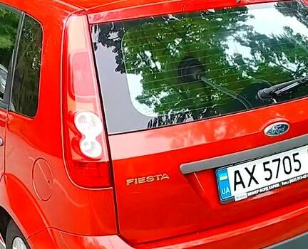 Красный Форд Фиеста, объемом двигателя 1.4 л и пробегом 253 тыс. км за 4500 $, фото 1 на Automoto.ua