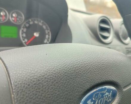 Красный Форд Фиеста, объемом двигателя 1.4 л и пробегом 170 тыс. км за 4100 $, фото 19 на Automoto.ua