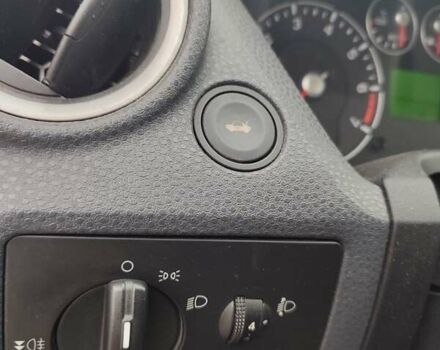 Красный Форд Фиеста, объемом двигателя 1.4 л и пробегом 170 тыс. км за 4100 $, фото 17 на Automoto.ua