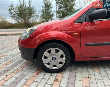 Красный Форд Фиеста, объемом двигателя 1.24 л и пробегом 170 тыс. км за 3999 $, фото 17 на Automoto.ua