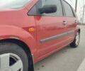 Красный Форд Фиеста, объемом двигателя 1.4 л и пробегом 170 тыс. км за 4100 $, фото 6 на Automoto.ua