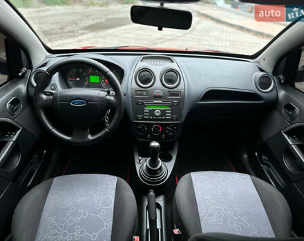 Красный Форд Фиеста, объемом двигателя 1.24 л и пробегом 170 тыс. км за 3999 $, фото 39 на Automoto.ua