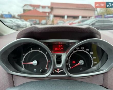 Червоний Форд Фієста, об'ємом двигуна 1.39 л та пробігом 110 тис. км за 6700 $, фото 32 на Automoto.ua