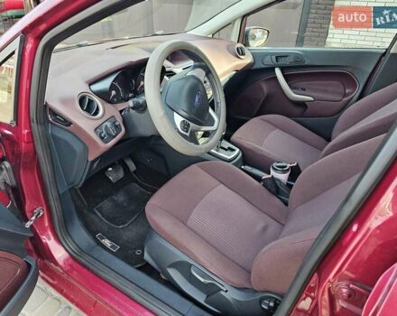 Красный Форд Фиеста, объемом двигателя 1.4 л и пробегом 136 тыс. км за 6300 $, фото 5 на Automoto.ua