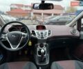 Червоний Форд Фієста, об'ємом двигуна 1.39 л та пробігом 110 тис. км за 6700 $, фото 20 на Automoto.ua