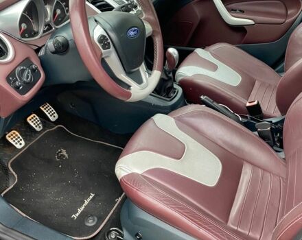 Красный Форд Фиеста, объемом двигателя 1.4 л и пробегом 154 тыс. км за 4500 $, фото 6 на Automoto.ua