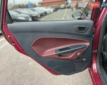 Червоний Форд Фієста, об'ємом двигуна 1.39 л та пробігом 110 тис. км за 6700 $, фото 25 на Automoto.ua