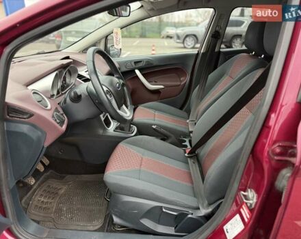 Червоний Форд Фієста, об'ємом двигуна 1.39 л та пробігом 110 тис. км за 6700 $, фото 17 на Automoto.ua