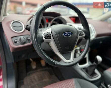 Червоний Форд Фієста, об'ємом двигуна 1.39 л та пробігом 110 тис. км за 6700 $, фото 19 на Automoto.ua