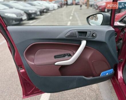 Червоний Форд Фієста, об'ємом двигуна 1.39 л та пробігом 110 тис. км за 6700 $, фото 16 на Automoto.ua