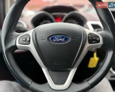 Червоний Форд Фієста, об'ємом двигуна 1.39 л та пробігом 110 тис. км за 6700 $, фото 33 на Automoto.ua