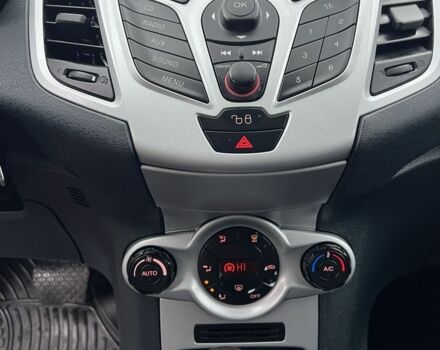 Форд Фиеста 2010 в Киеве на Automoto.ua Красный Форд Фиеста, объемом двигателя 1.4 л и пробегом 160 тыс. км за 6500 $, фото 4 на Automoto.ua