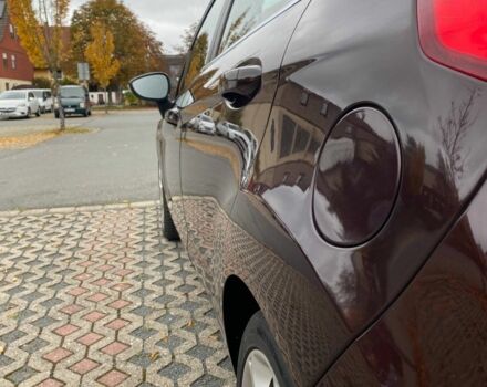 Красный Форд Фиеста, объемом двигателя 1.4 л и пробегом 154 тыс. км за 4500 $, фото 2 на Automoto.ua