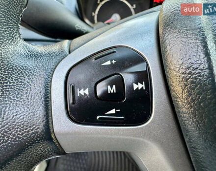 Форд Фиеста 2011 в Киеве на Automoto.ua Красный Форд Фиеста, объемом двигателя 1.4 л и пробегом 157 тыс. км за 6600 $, фото 19 на Automoto.ua