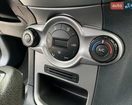 Красный Форд Фиеста, объемом двигателя 1.4 л и пробегом 65 тыс. км за 8300 $, фото 64 на Automoto.ua