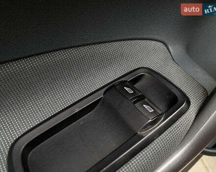 Красный Форд Фиеста, объемом двигателя 1.4 л и пробегом 65 тыс. км за 8300 $, фото 49 на Automoto.ua