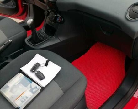 Красный Форд Фиеста, объемом двигателя 1.25 л и пробегом 227 тыс. км за 4750 $, фото 5 на Automoto.ua