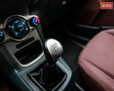 Красный Форд Фиеста, объемом двигателя 1.2 л и пробегом 186 тыс. км за 5664 $, фото 15 на Automoto.ua