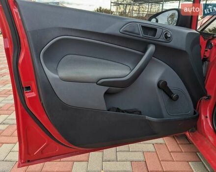 Форд Фиеста 2011 в Белой Церкве на Automoto.ua Красный Форд Фиеста, объемом двигателя 1.2 л и пробегом 239 тыс. км за 5400 $, фото 36 на Automoto.ua