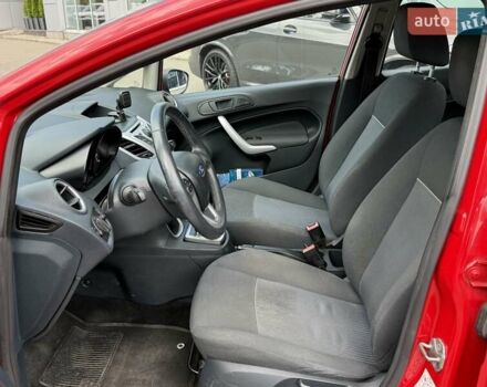 Красный Форд Фиеста, объемом двигателя 1.39 л и пробегом 132 тыс. км за 7300 $, фото 15 на Automoto.ua