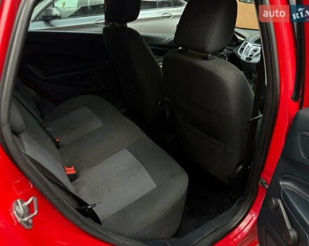 Форд Фиеста 2011 в Львове на Automoto.ua Красный Форд Фиеста, объемом двигателя 1.39 л и пробегом 118 тыс. км за 6800 $, фото 12 на Automoto.ua