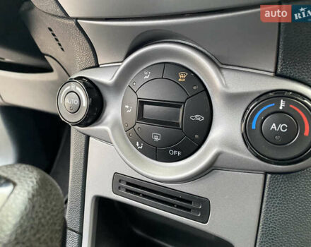 Красный Форд Фиеста, объемом двигателя 1.4 л и пробегом 65 тыс. км за 8300 $, фото 78 на Automoto.ua