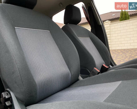 Красный Форд Фиеста, объемом двигателя 1.4 л и пробегом 65 тыс. км за 8300 $, фото 66 на Automoto.ua