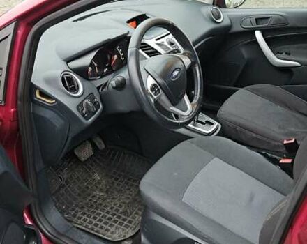 Червоний Форд Фієста, об'ємом двигуна 1.4 л та пробігом 156 тис. км за 7000 $, фото 5 на Automoto.ua