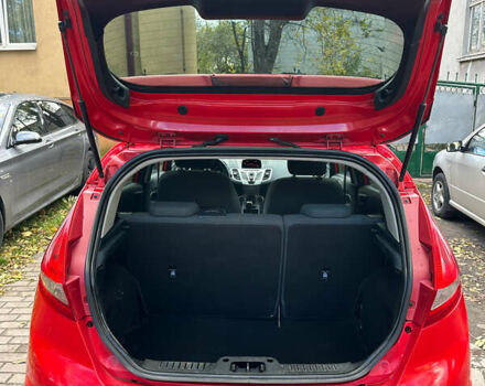 Форд Фиеста 2011 в Львове на Automoto.ua Красный Форд Фиеста, объемом двигателя 1.39 л и пробегом 118 тыс. км за 6800 $, фото 8 на Automoto.ua