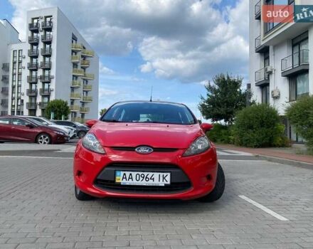 Красный Форд Фиеста, объемом двигателя 1.4 л и пробегом 132 тыс. км за 6830 $, фото 1 на Automoto.ua