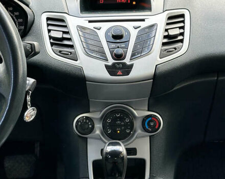 Форд Фиеста 2011 в Львове на Automoto.ua Красный Форд Фиеста, объемом двигателя 1.39 л и пробегом 118 тыс. км за 6800 $, фото 16 на Automoto.ua