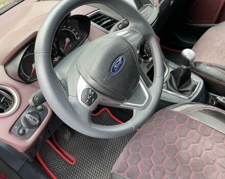 Червоний Форд Фієста, об'ємом двигуна 1.2 л та пробігом 218 тис. км за 6000 $, фото 4 на Automoto.ua