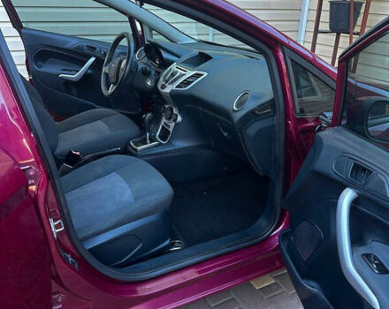 Форд Фиеста 2011 в Кременчуге на Automoto.ua Красный Форд Фиеста, объемом двигателя 1.4 л и пробегом 114 тыс. км за 7800 $, фото 16 на Automoto.ua