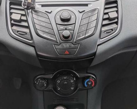 Форд Фиеста 2011 в Белой Церкве на Automoto.ua Красный Форд Фиеста, объемом двигателя 1.2 л и пробегом 239 тыс. км за 5400 $, фото 35 на Automoto.ua