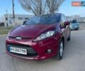 Червоний Форд Фієста, об'ємом двигуна 1.39 л та пробігом 127 тис. км за 7600 $, фото 1 на Automoto.ua
