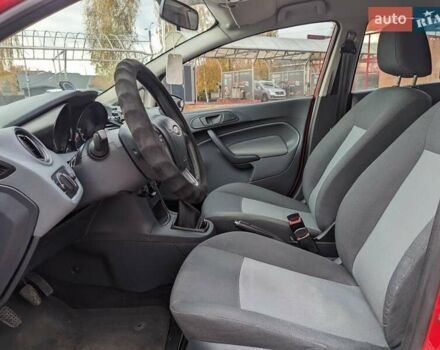 Форд Фиеста 2011 в Белой Церкве на Automoto.ua Красный Форд Фиеста, объемом двигателя 1.2 л и пробегом 239 тыс. км за 5400 $, фото 37 на Automoto.ua