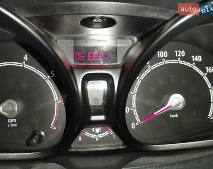 Червоний Форд Фієста, об'ємом двигуна 1.24 л та пробігом 62 тис. км за 6250 $, фото 10 на Automoto.ua