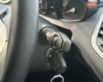 Форд Фиеста 2011 в Одессе на Automoto.ua Красный Форд Фиеста, объемом двигателя 1.4 л и пробегом 65 тыс. км за 7300 $, фото 48 на Automoto.ua