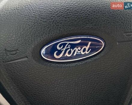 Красный Форд Фиеста, объемом двигателя 1.4 л и пробегом 132 тыс. км за 6830 $, фото 25 на Automoto.ua