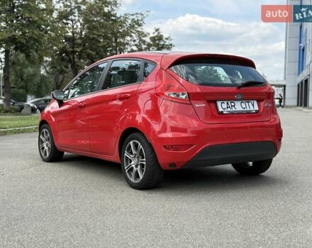 Красный Форд Фиеста, объемом двигателя 1.39 л и пробегом 132 тыс. км за 7300 $, фото 4 на Automoto.ua