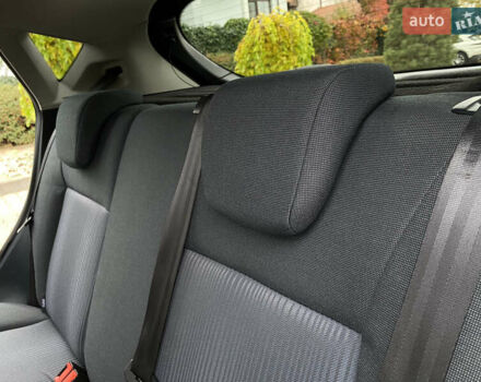 Красный Форд Фиеста, объемом двигателя 1.4 л и пробегом 65 тыс. км за 8300 $, фото 69 на Automoto.ua