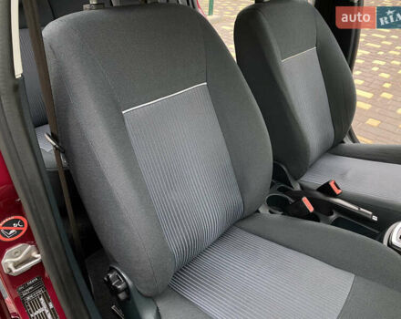 Красный Форд Фиеста, объемом двигателя 1.4 л и пробегом 65 тыс. км за 8300 $, фото 76 на Automoto.ua