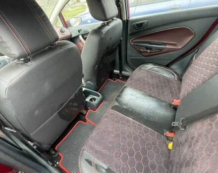 Червоний Форд Фієста, об'ємом двигуна 1.2 л та пробігом 218 тис. км за 6000 $, фото 3 на Automoto.ua